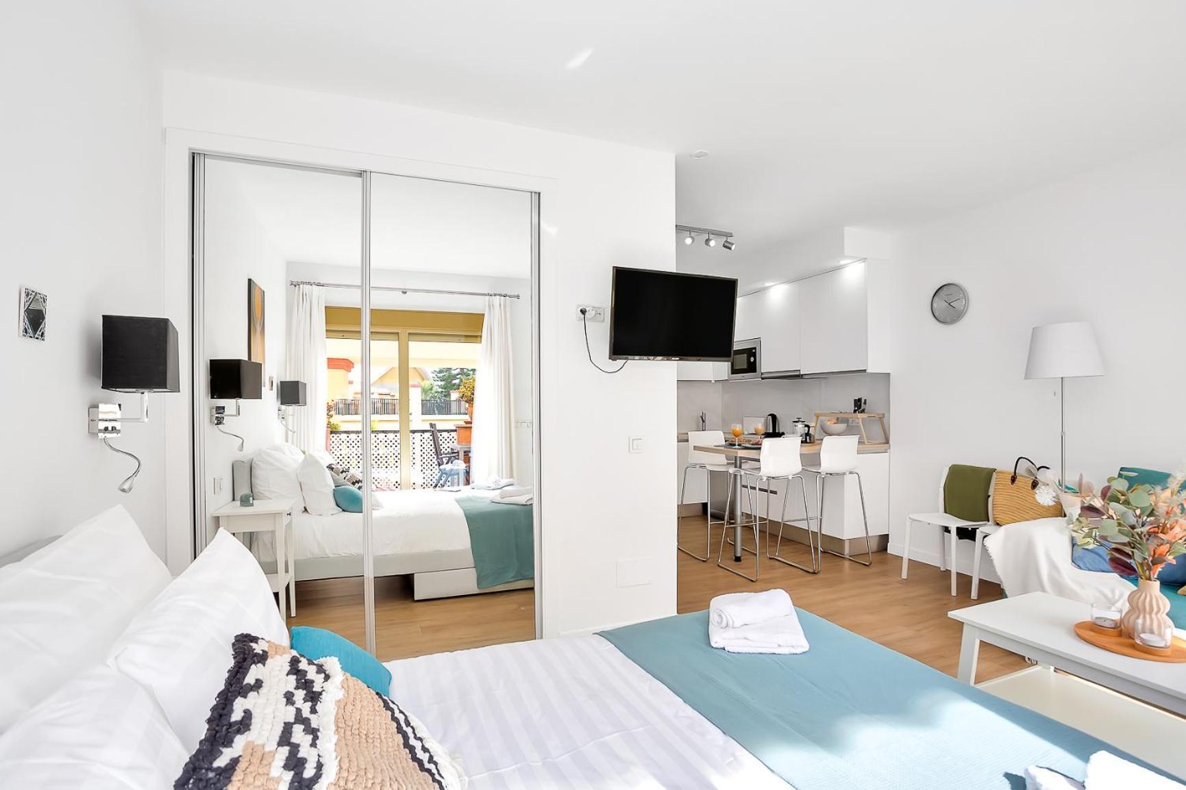 Modern Beach Apartment Romana Playa 723 In Marbella, Elviria Esterno foto