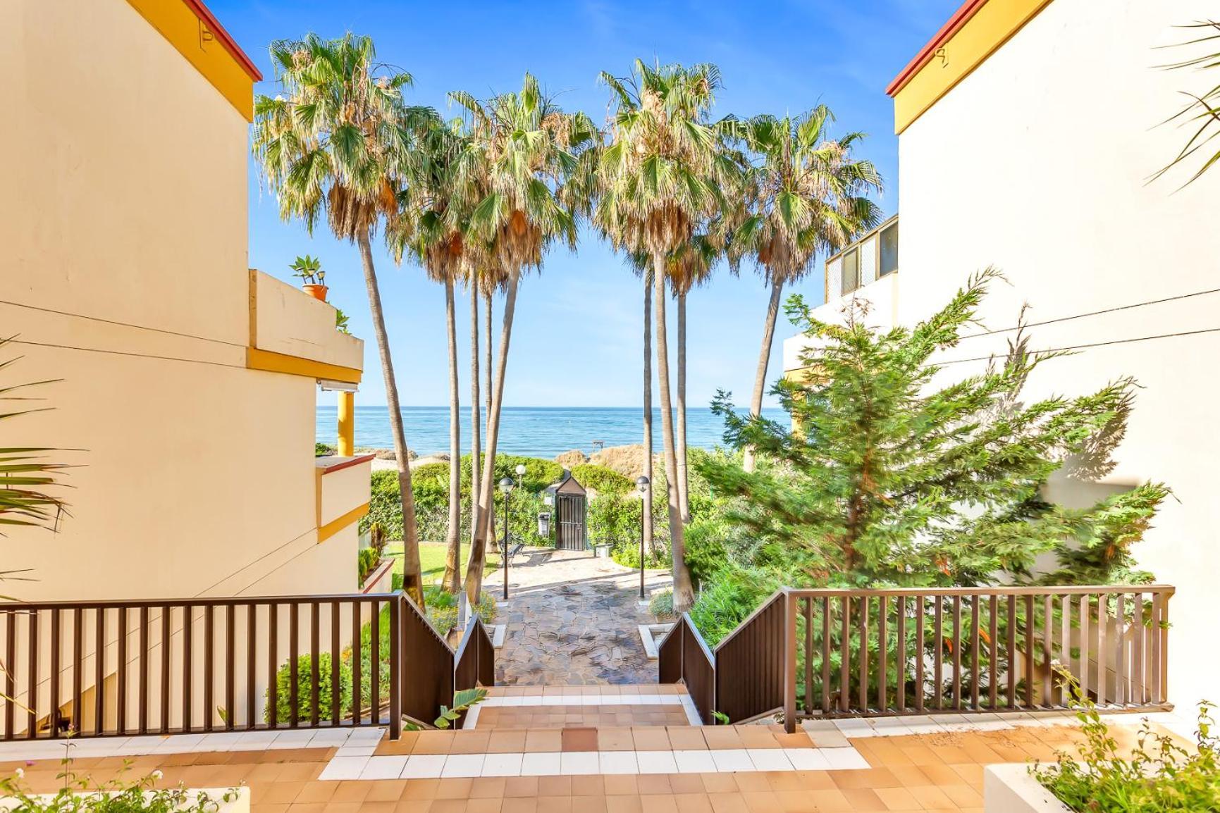 Modern Beach Apartment Romana Playa 723 In Marbella, Elviria Esterno foto